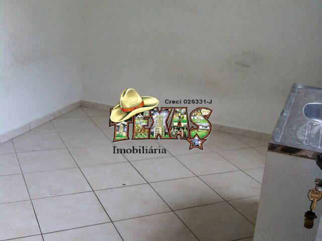 Locação em VILA CARMOSINA - São Paulo