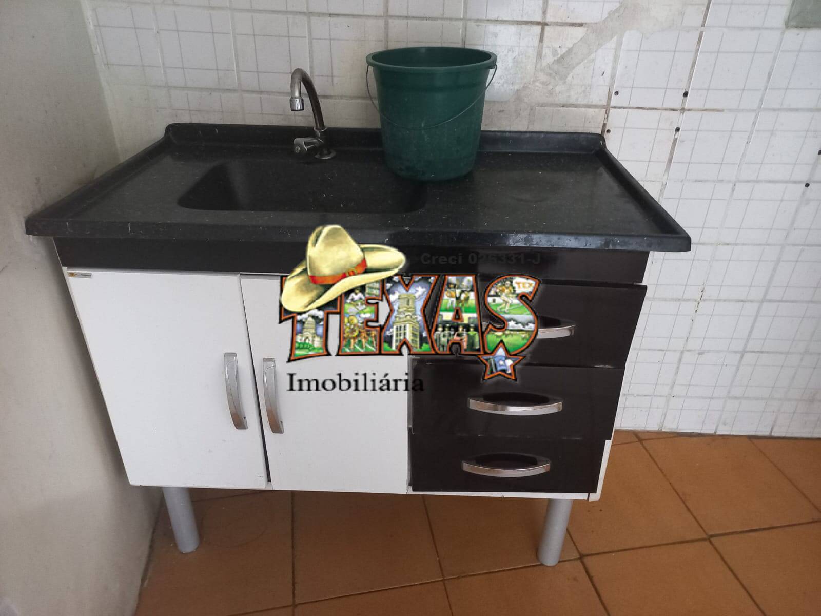 SALA COMERCIAL PARA LOCAÇÃO NA PRAÇA DOS PROFESSORAS